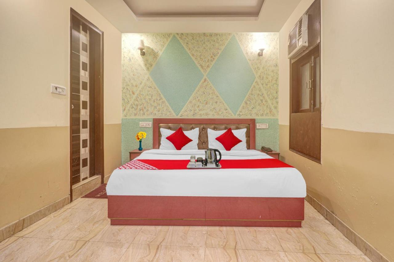 Hotel O Prince Home Stay Near Ambience Mall Yeni Delhi Dış mekan fotoğraf