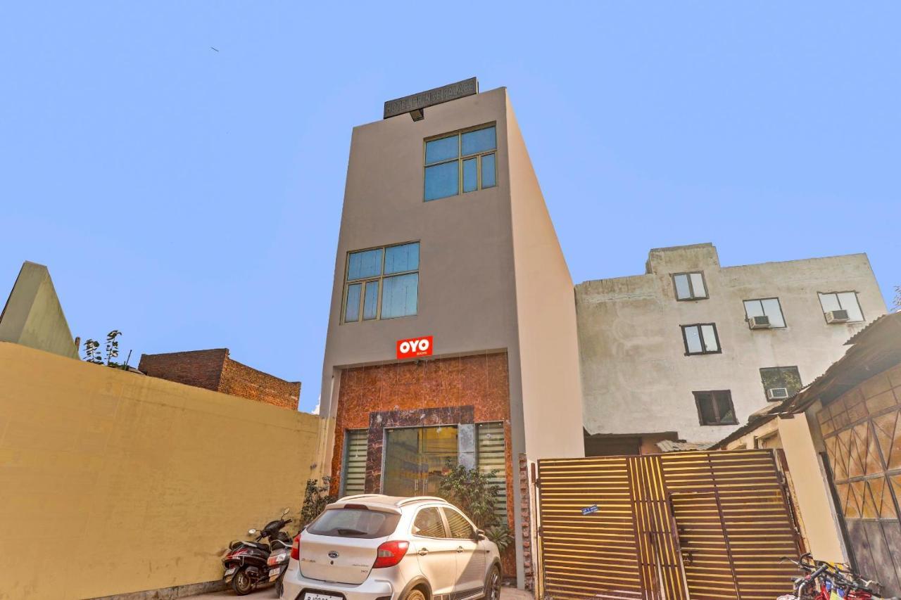 Hotel O Prince Home Stay Near Ambience Mall Yeni Delhi Dış mekan fotoğraf