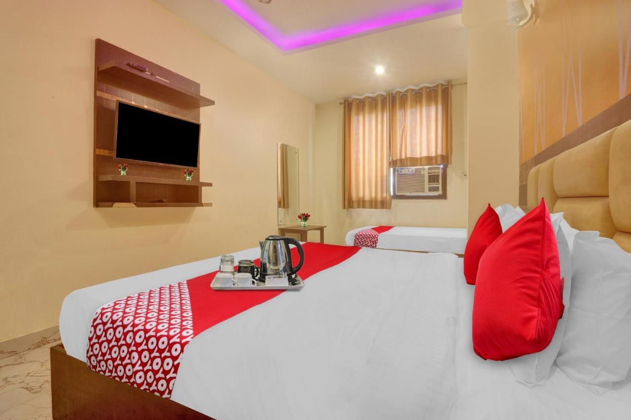 Hotel O Prince Home Stay Near Ambience Mall Yeni Delhi Dış mekan fotoğraf