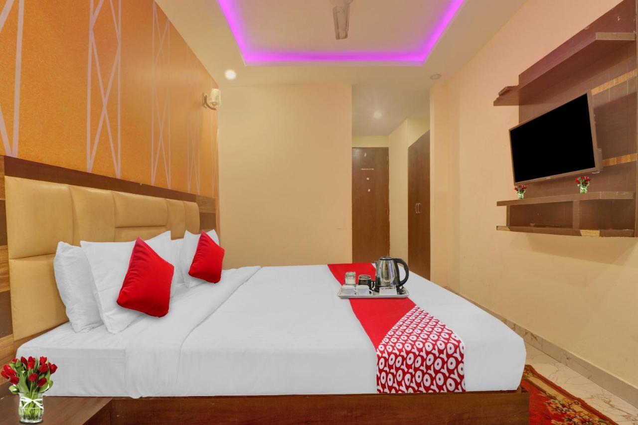 Hotel O Prince Home Stay Near Ambience Mall Yeni Delhi Dış mekan fotoğraf
