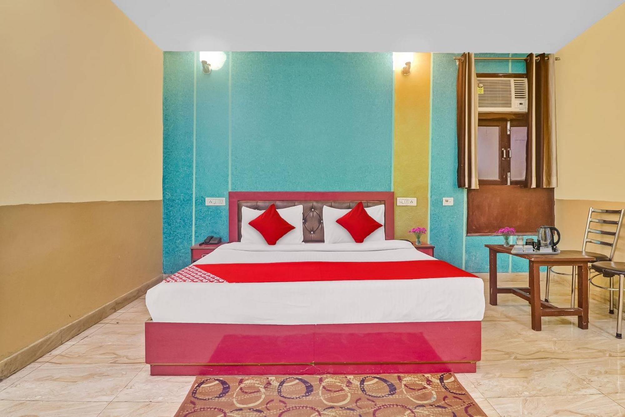 Hotel O Prince Home Stay Near Ambience Mall Yeni Delhi Dış mekan fotoğraf